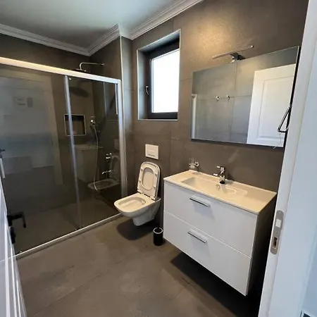 Goecekte 4+1 Havuzlu Lueks Villa, Goecek فندق فتحية