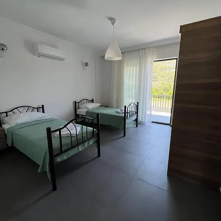 Отель Goecekte 4+1 Havuzlu Lueks Villa, Goecek 4*