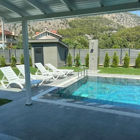 Goecekte 4+1 Havuzlu Lueks Villa, Goecek Φετιγιέ