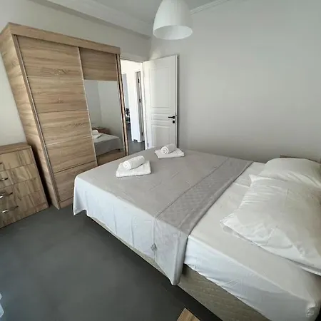 Goecekte 4+1 Havuzlu Lueks Villa, Goecek